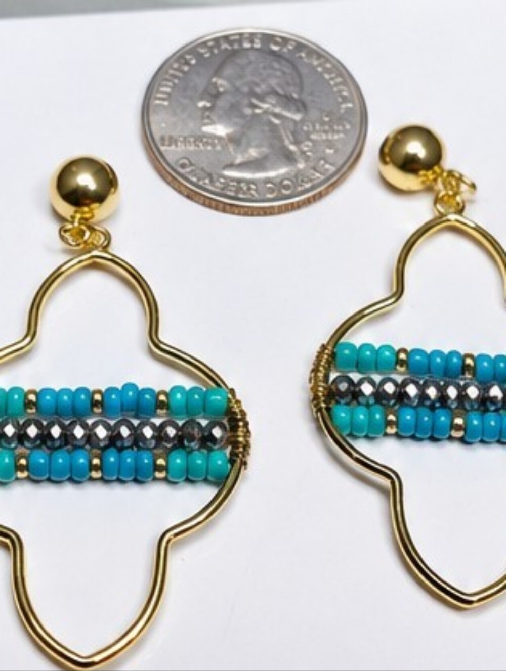 Vintage New Old Stock Gold Tone Beaded Quatrefoil Dangle Earrings Turquoise Hema - Picture 3 of 8